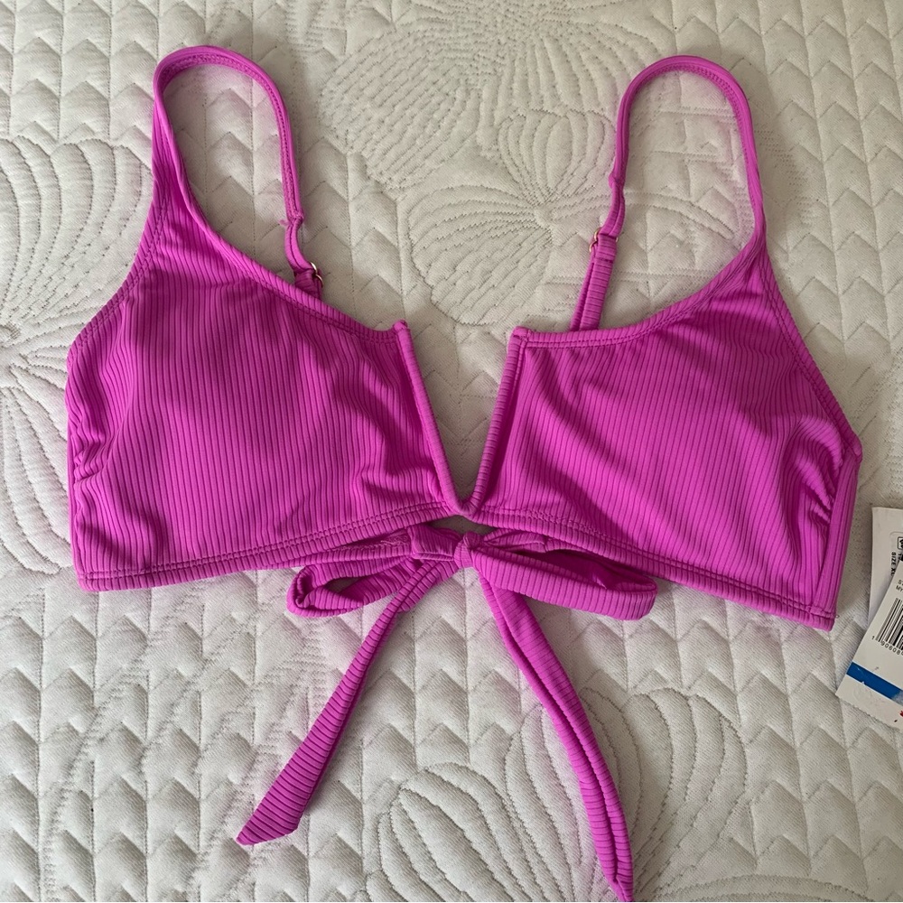 • NWT! [California Waves] Bikini Top •